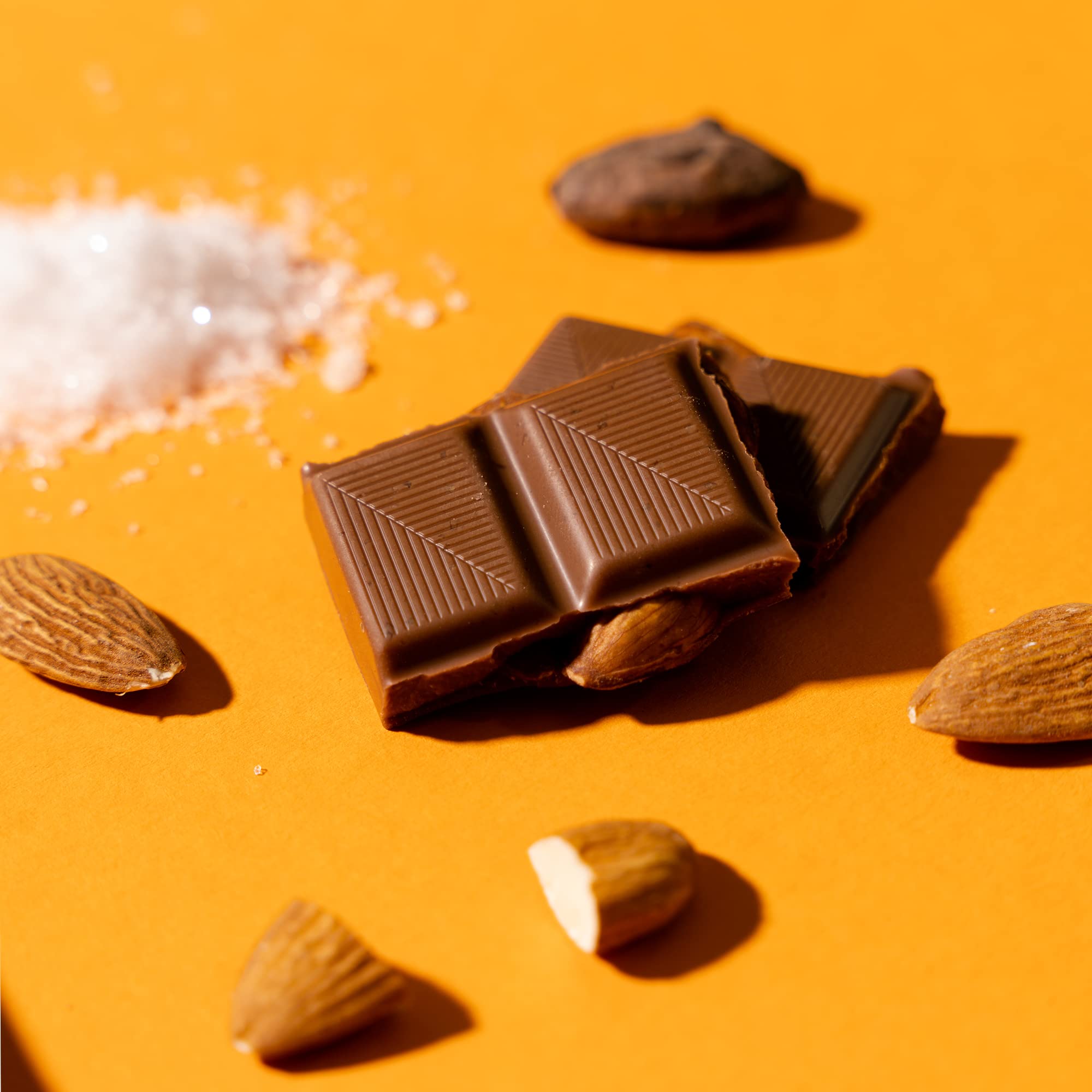 xucker-bio-schokolade-ohne-zucker-mandel-meersalz-100-g-mit-erythrit image 3