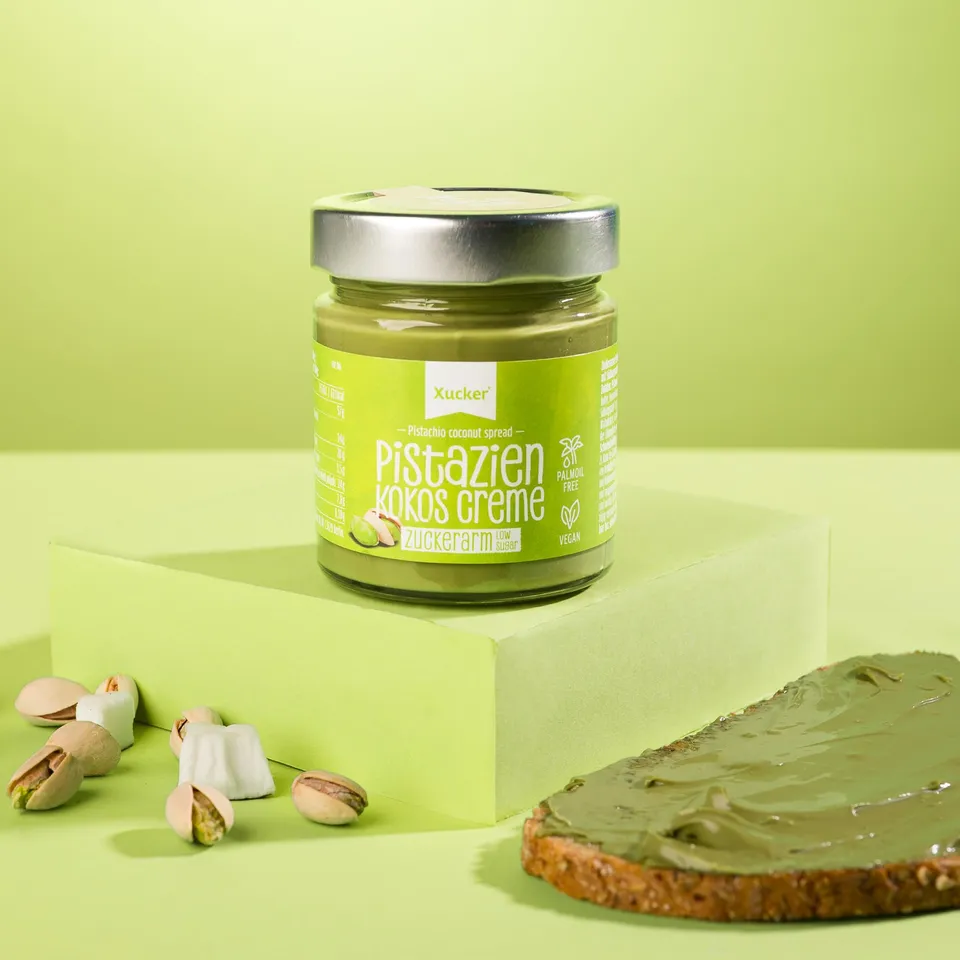 xucker-pistazien-kokos-creme-zuckerarm-mit-xylit-veganer-aufstrich-ohne-palm-l-2 image 1
